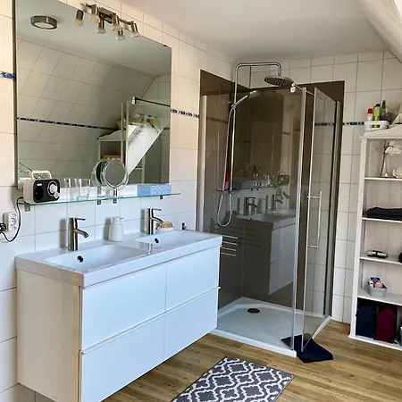 Hausjensen Homestay szállás *